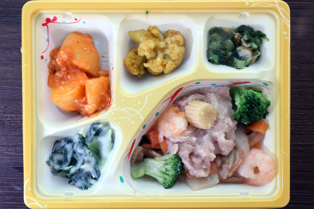 ニチレイきくばりごぜん八宝菜とおかず4種