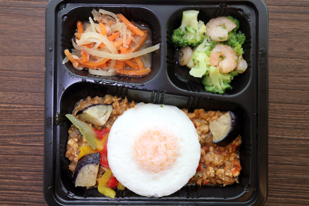 食のそよ風_kanau_とろーりたまごのガパオ風