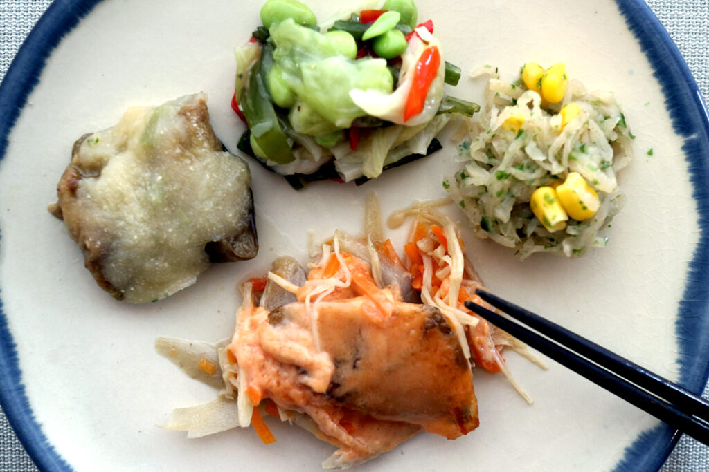 ウェルネスダイニング「気配り宅配食」カレイの明太マヨソース