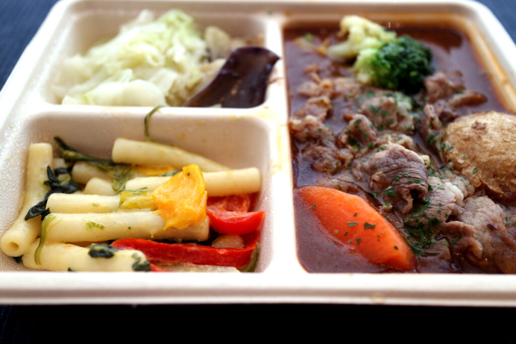 デリピックスじっくり煮込んだビーフシチュー-赤ワイン仕立て