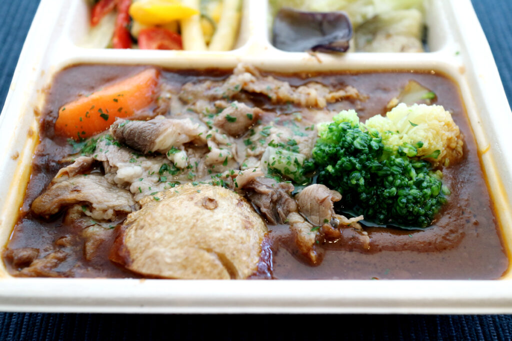 デリピックスじっくり煮込んだビーフシチュー赤ワイン仕立て