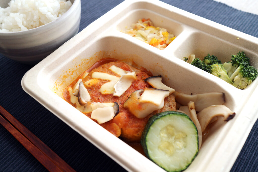 三ツ星ファーム濃厚トマトソースとチーズの贅沢ハンバーグ