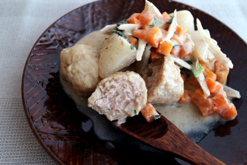 グリーンスプーン根菜と特製鶏つくねの味噌豆乳クリーム煮