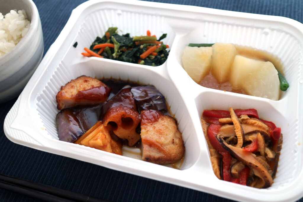 ニチレイ「気くばり御膳」鶏と野菜の黒酢あん