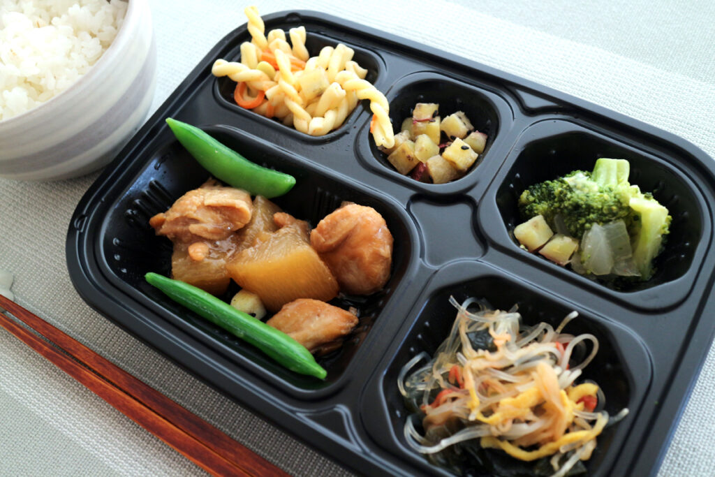 ワタミの宅食ダイレクト「いつでも五菜」大根と鶏肉の煮物