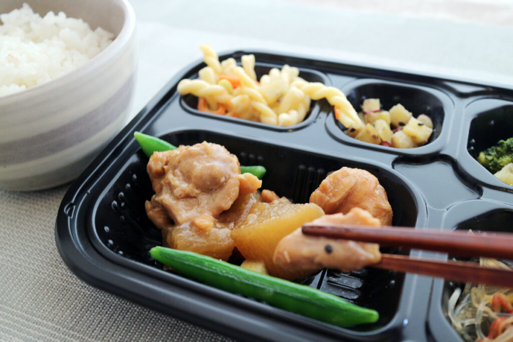 ワタミの宅食ダイレクト「いつでも五菜」大根と鶏肉の煮物
